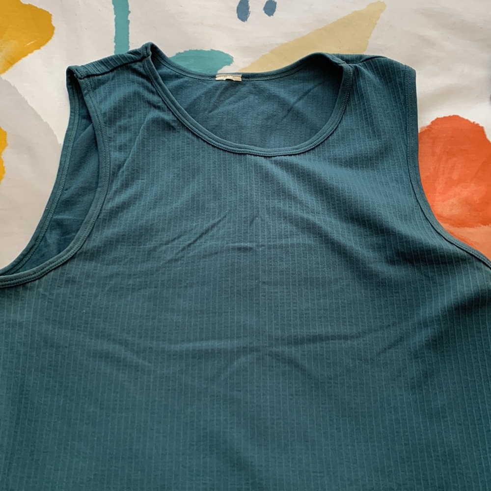2 parallel tanks-Selling as not worn in quite some time. - Picture 3 of 3